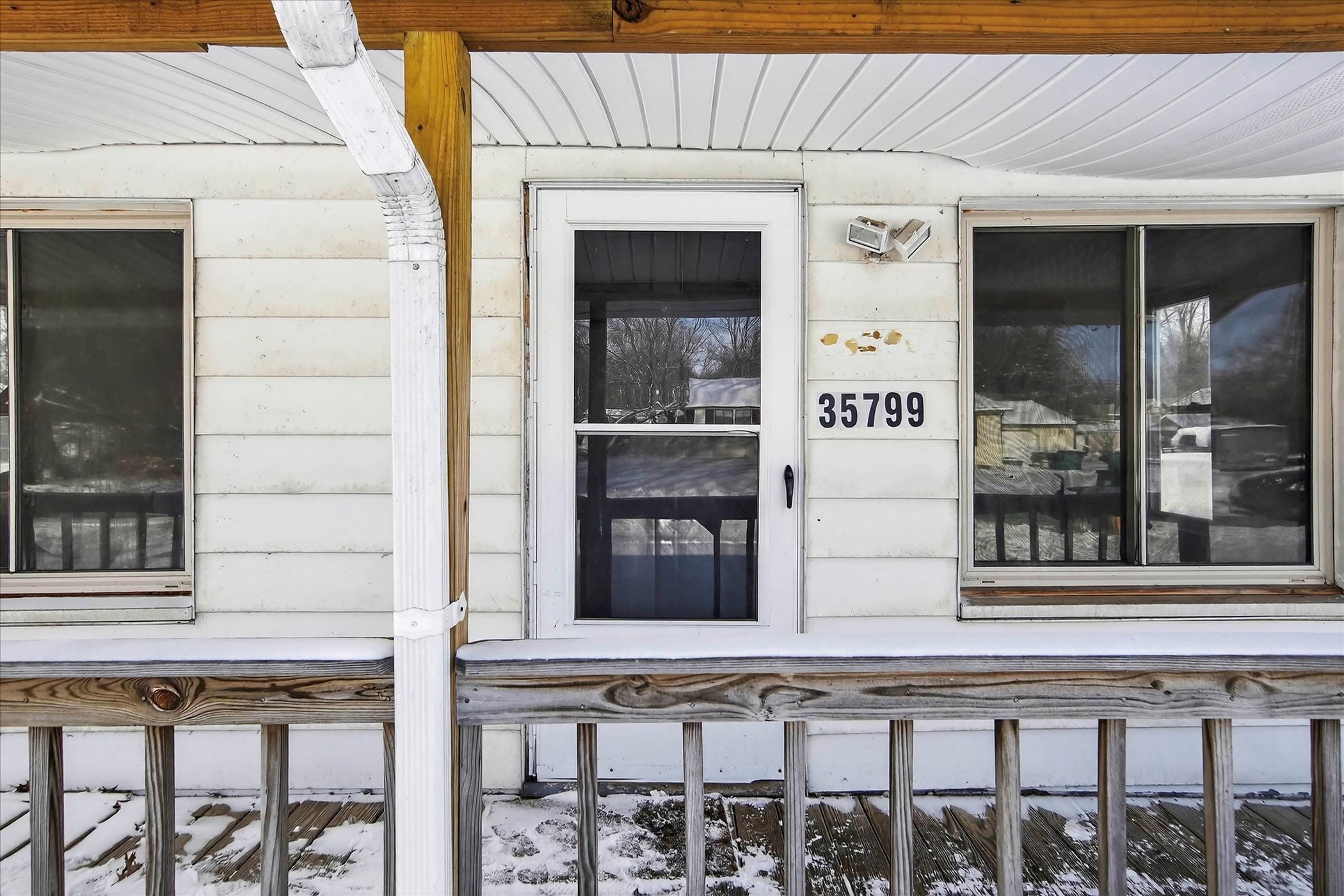 07-35799-Park-Pl-Romulus-MI-48174-WindowStill