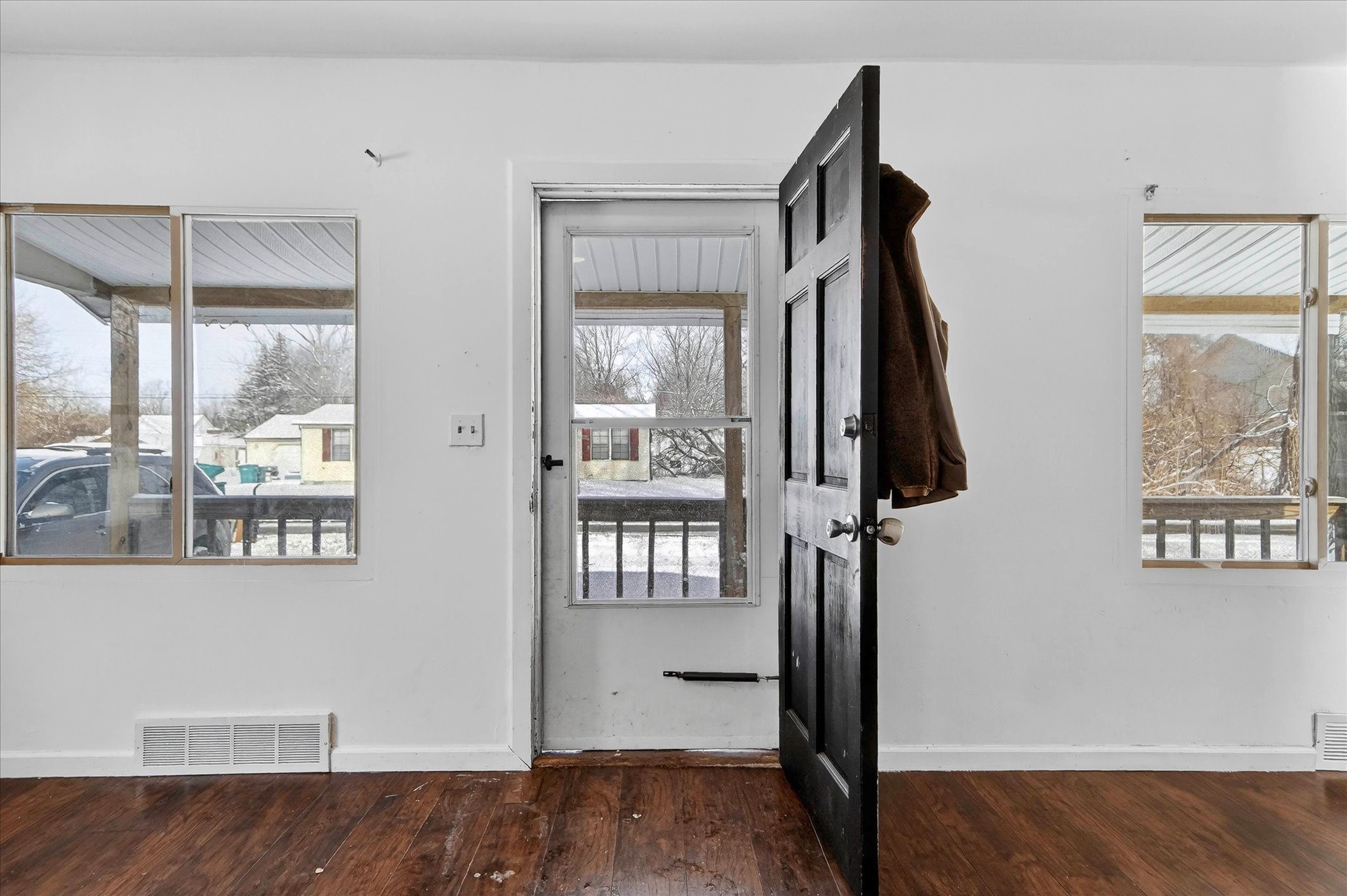 09-35799-Park-Pl-Romulus-MI-48174-WindowStill