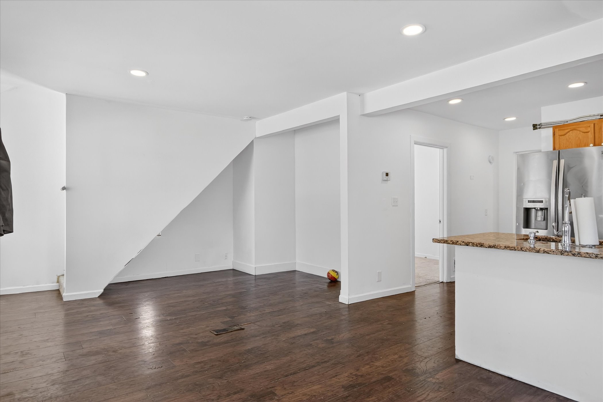 10-35799-Park-Pl-Romulus-MI-48174-WindowStill