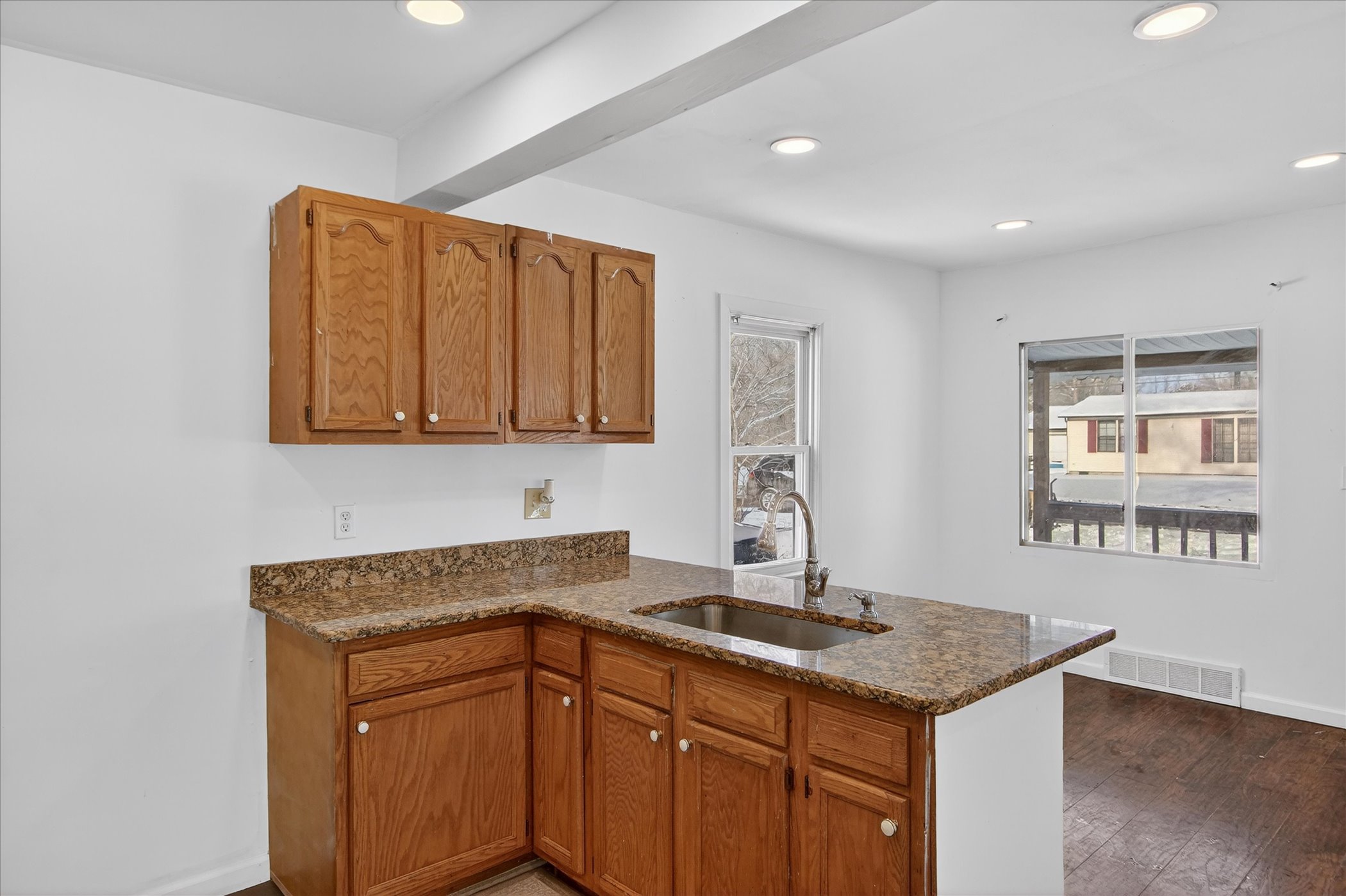 17-35799-Park-Pl-Romulus-MI-48174-WindowStill