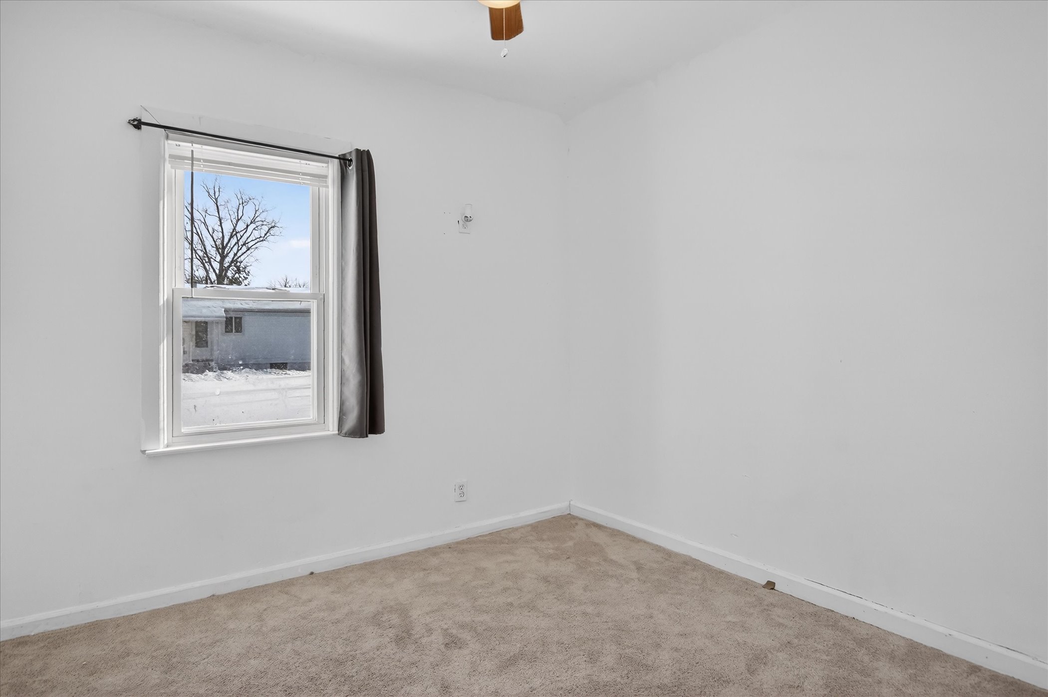 21-35799-Park-Pl-Romulus-MI-48174-WindowStill