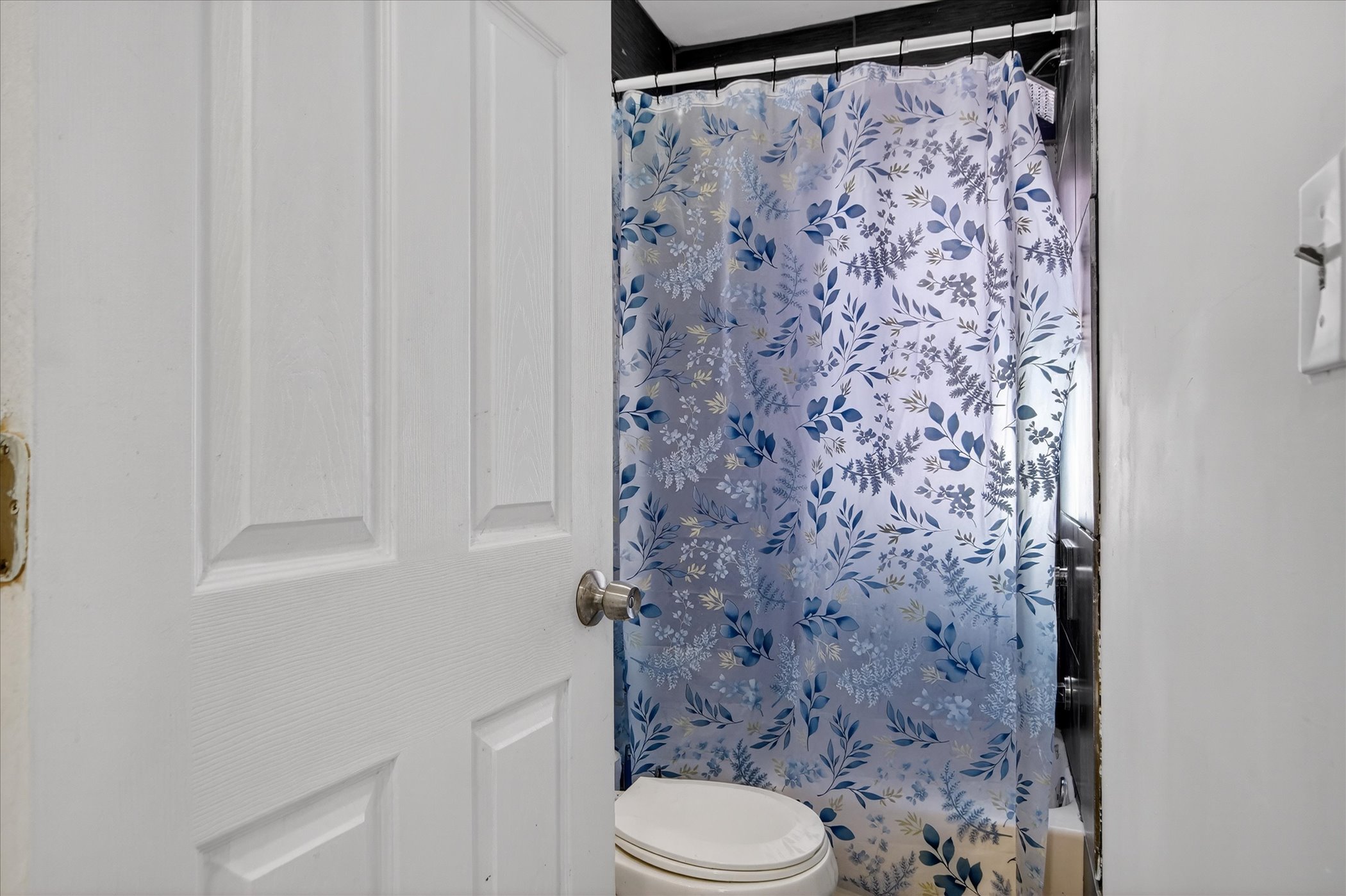 23-35799-Park-Pl-Romulus-MI-48174-WindowStill