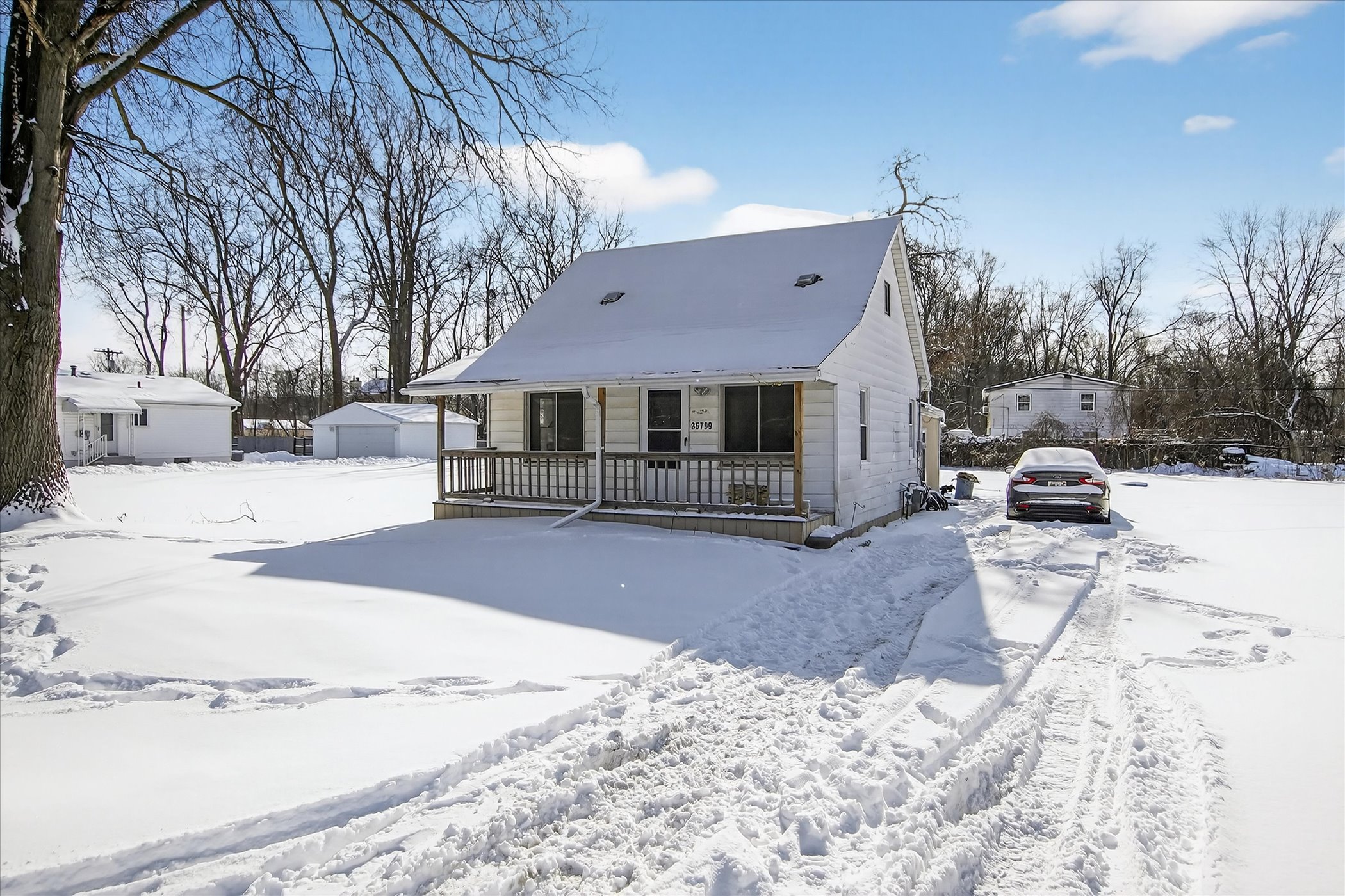 32-35799-Park-Pl-Romulus-MI-48174-WindowStill