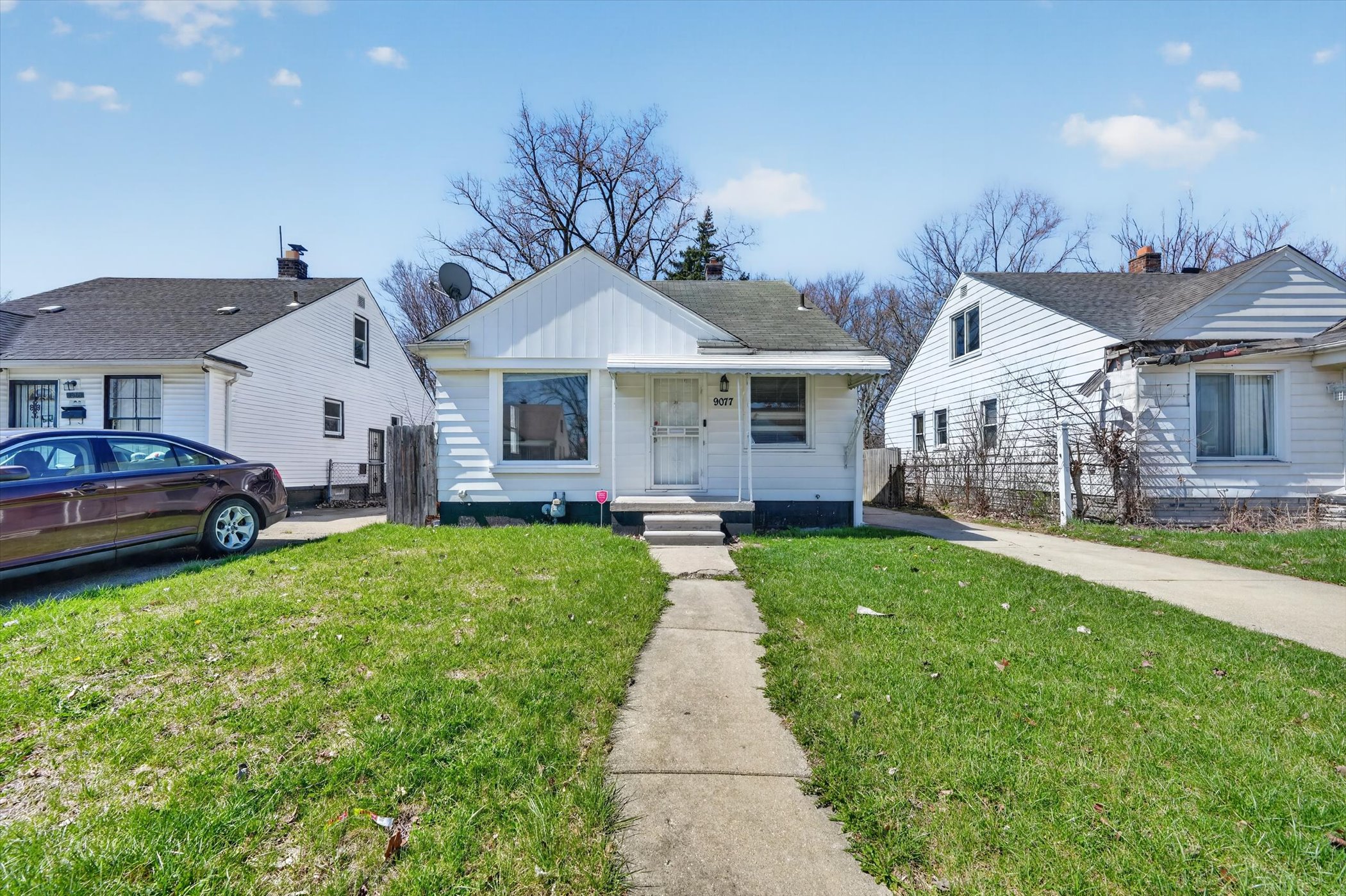 04-9077-Fielding-St-Detroit-Windowstill