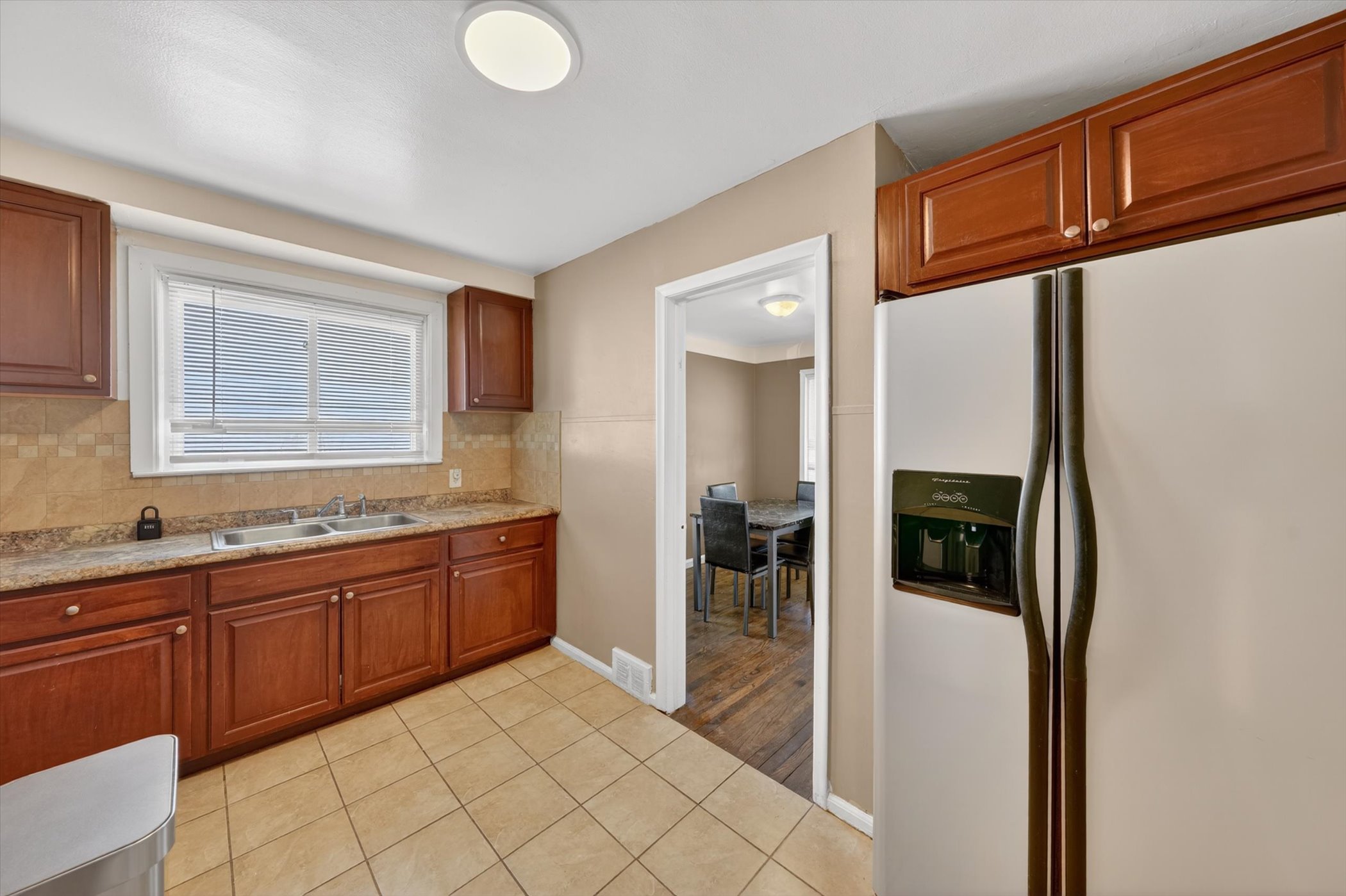 12-9077-Fielding-St-Detroit-Windowstill