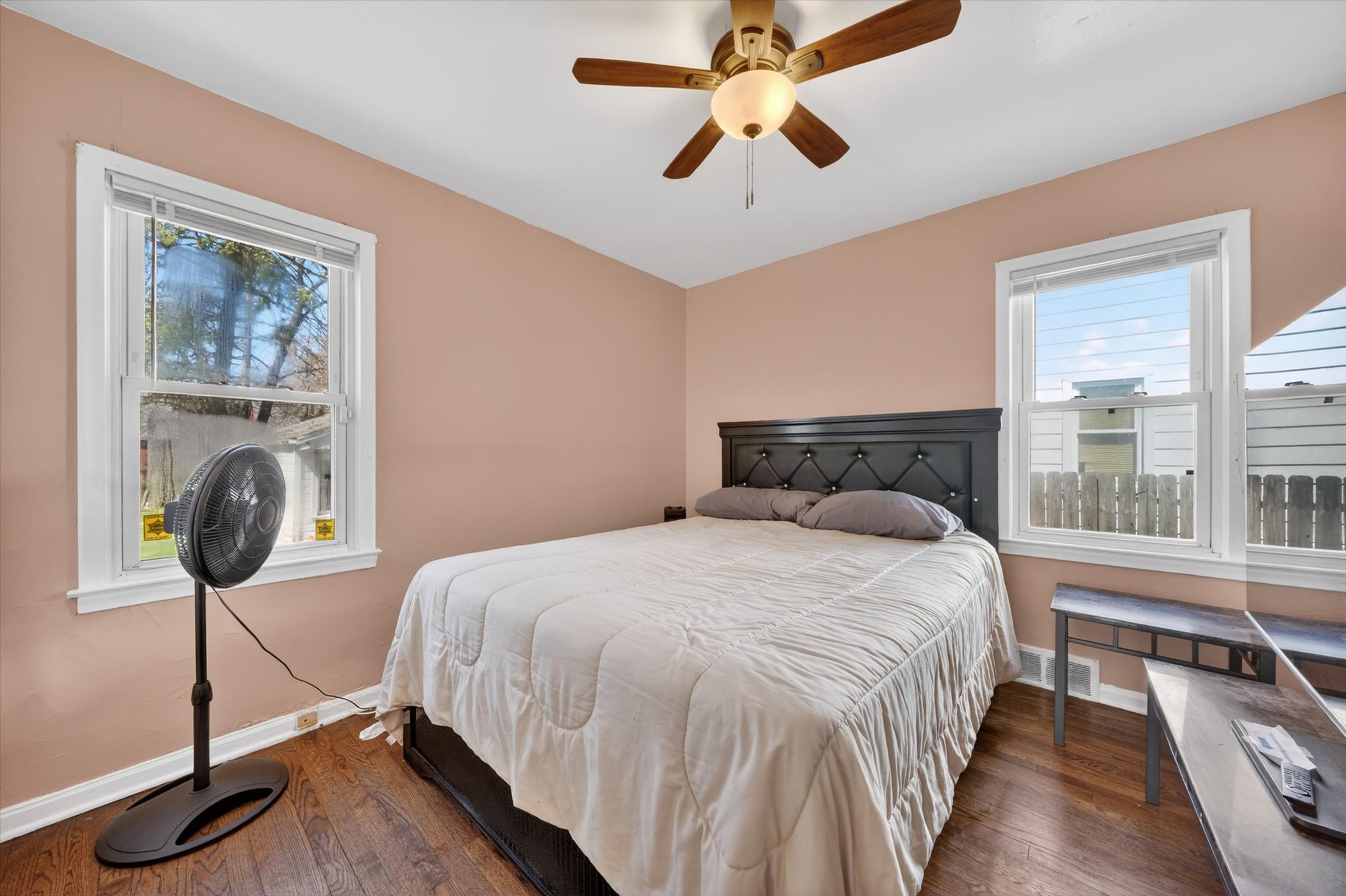 20-9077-Fielding-St-Detroit-Windowstill