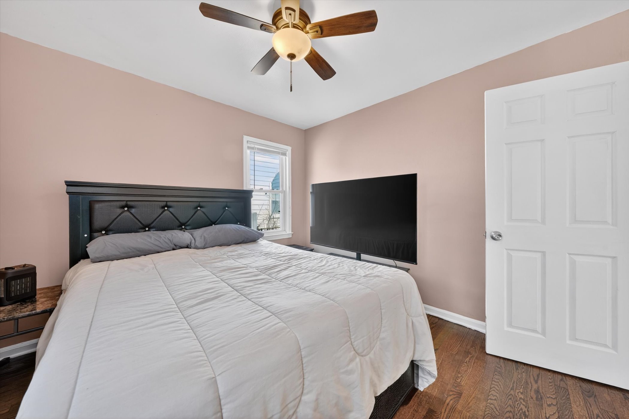 21-9077-Fielding-St-Detroit-Windowstill