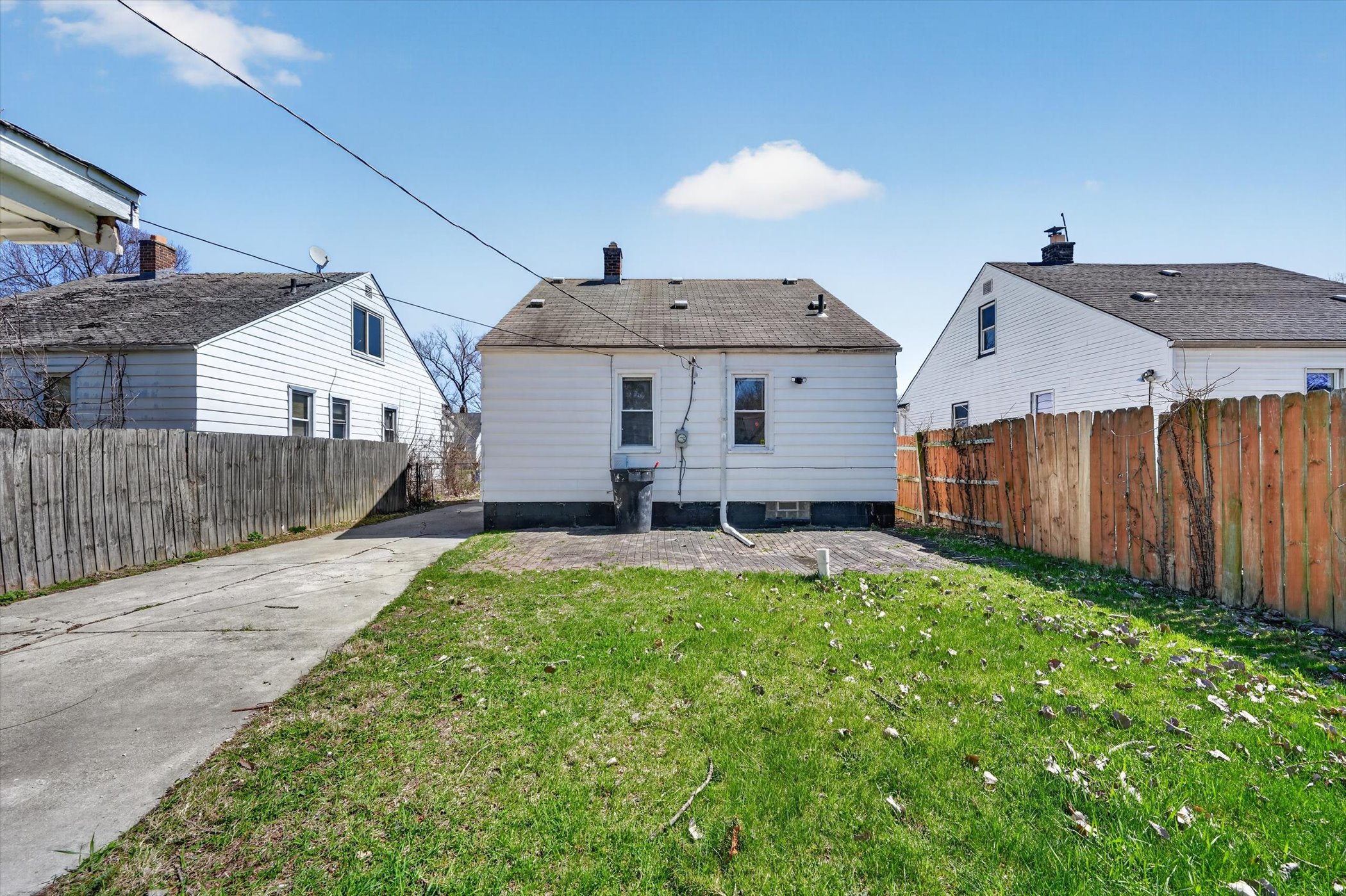 37-9077-Fielding-St-Detroit-Windowstill