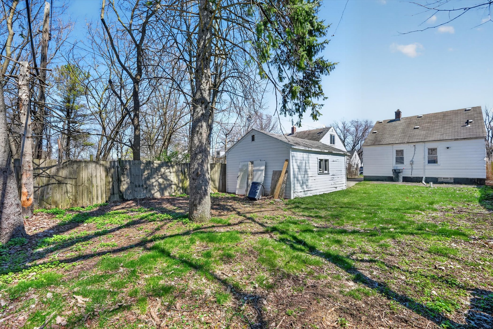 38-9077-Fielding-St-Detroit-Windowstill