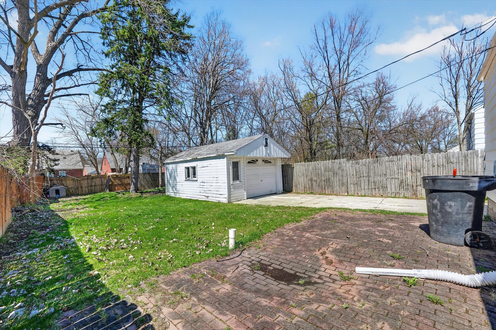 39-9077-Fielding-St-Detroit-Windowstill