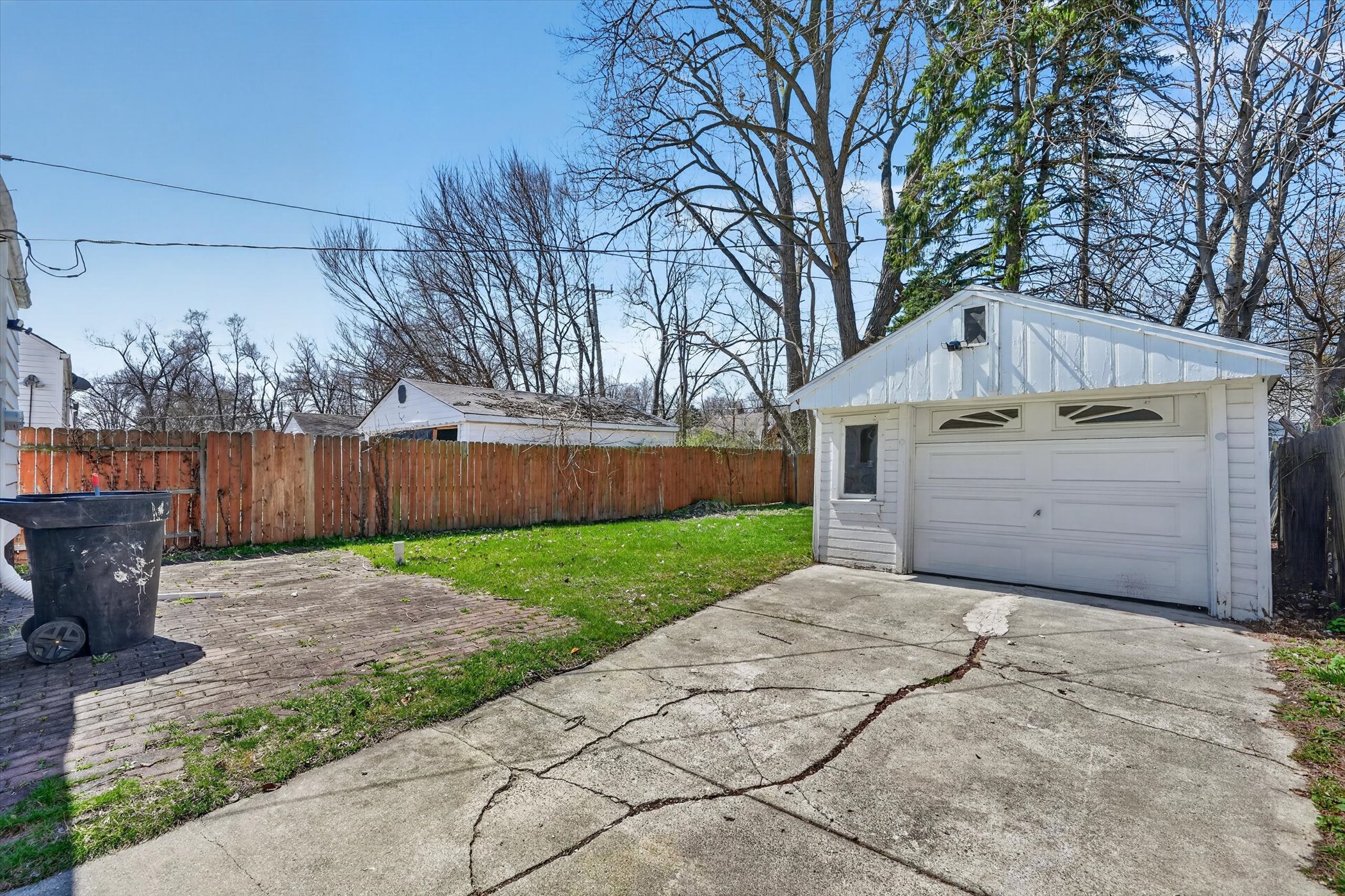 40-9077-Fielding-St-Detroit-Windowstill