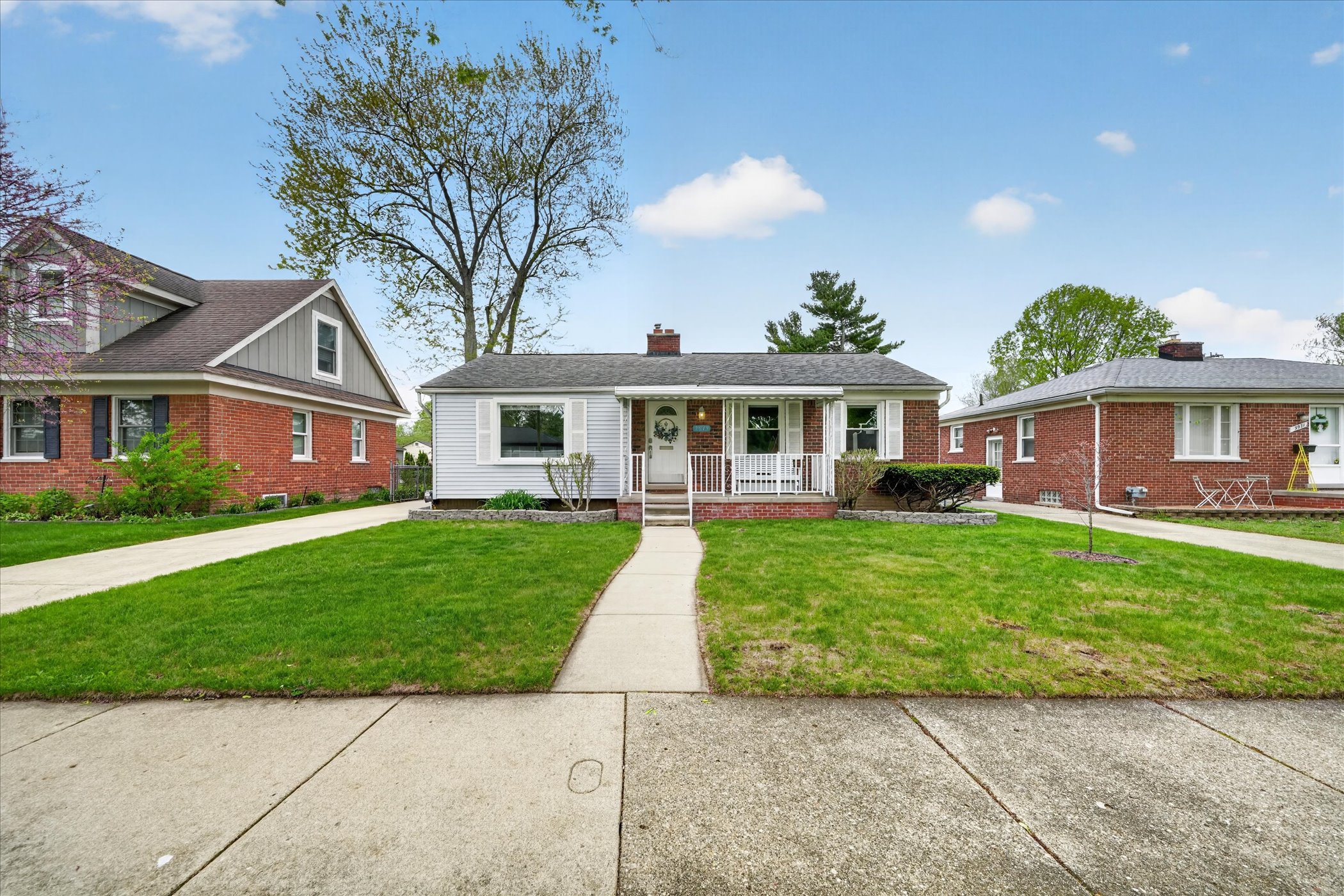 03-9919-Brookfield-St-Livonia-MI-48150-WindowStill