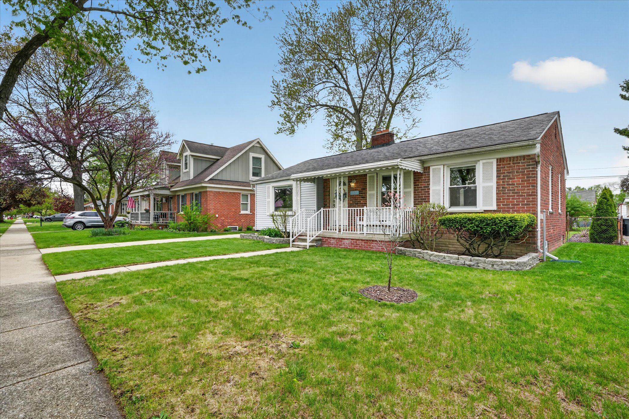 04-9919-Brookfield-St-Livonia-MI-48150-WindowStill