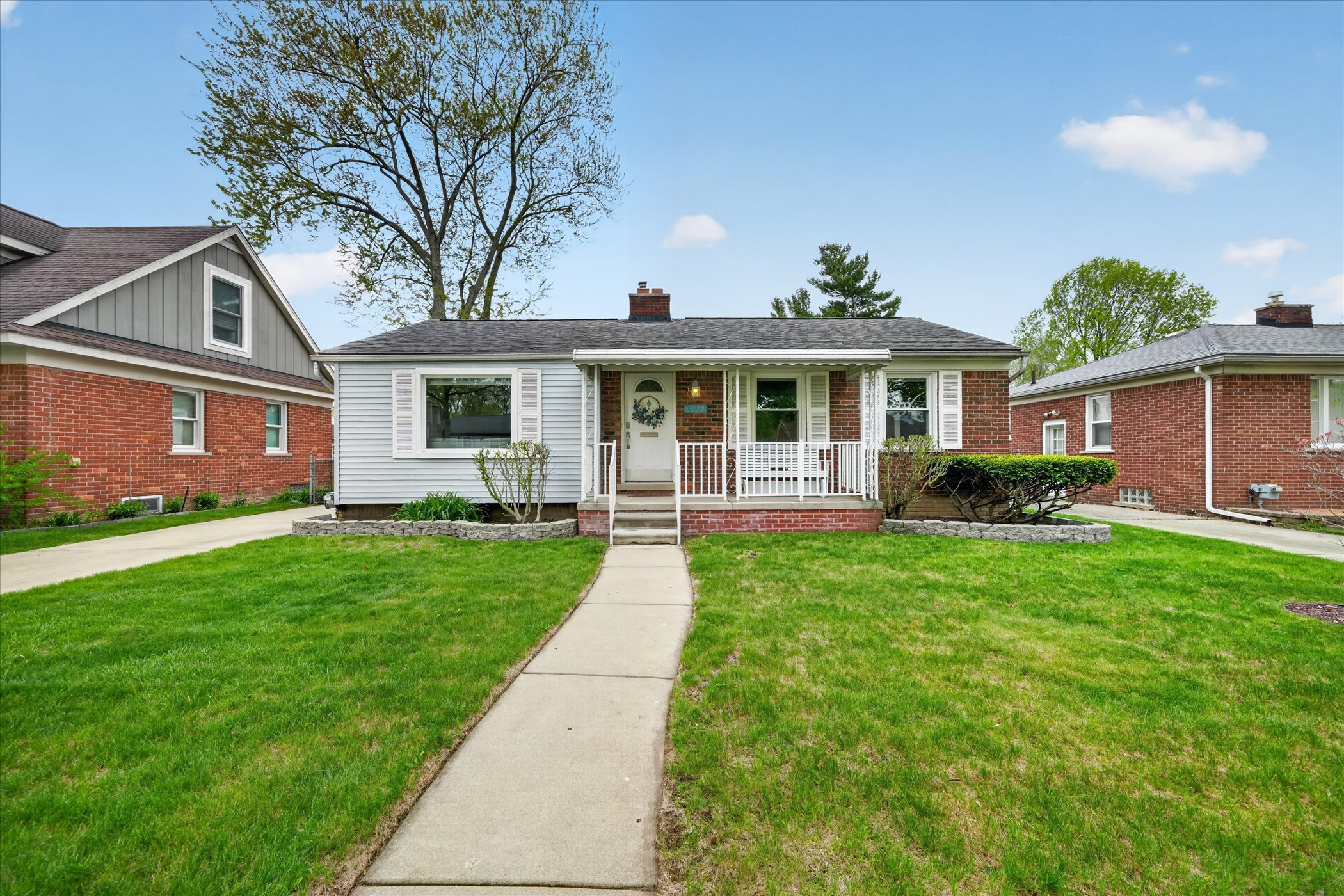 05-9919-Brookfield-St-Livonia-MI-48150-WindowStill