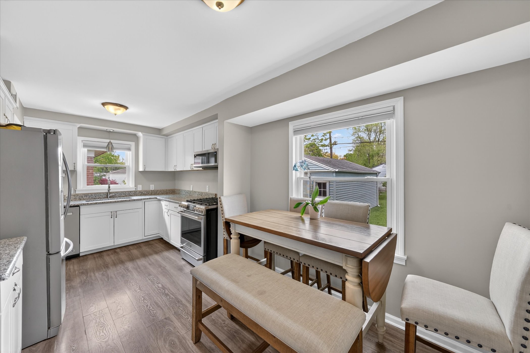 15-9919-Brookfield-St-Livonia-MI-48150-WindowStill