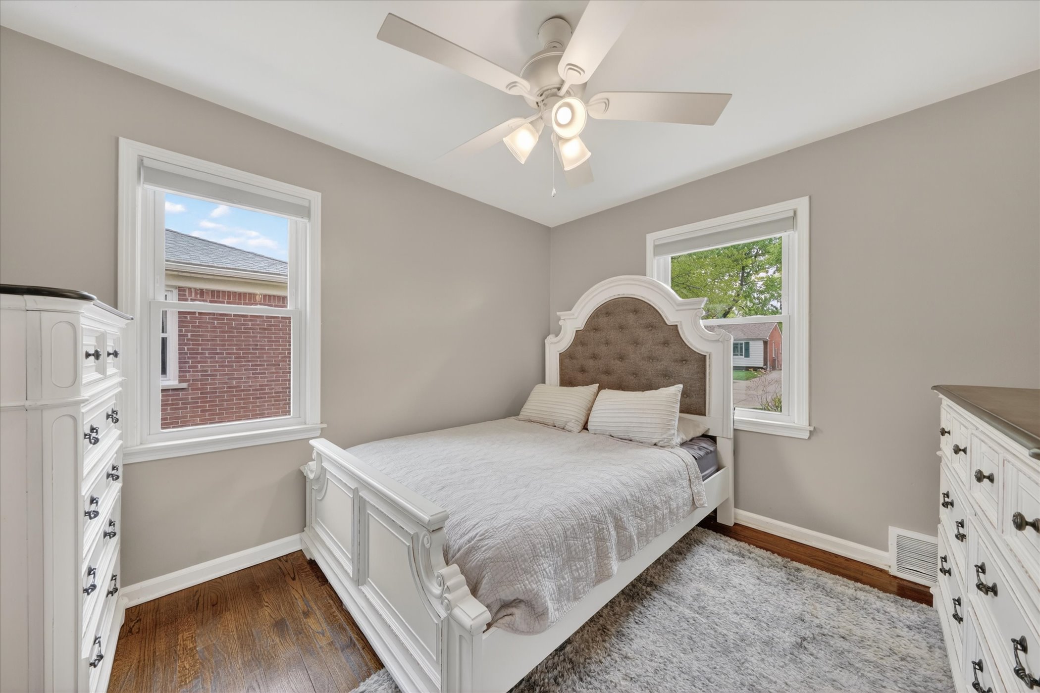 21-9919-Brookfield-St-Livonia-MI-48150-WindowStill