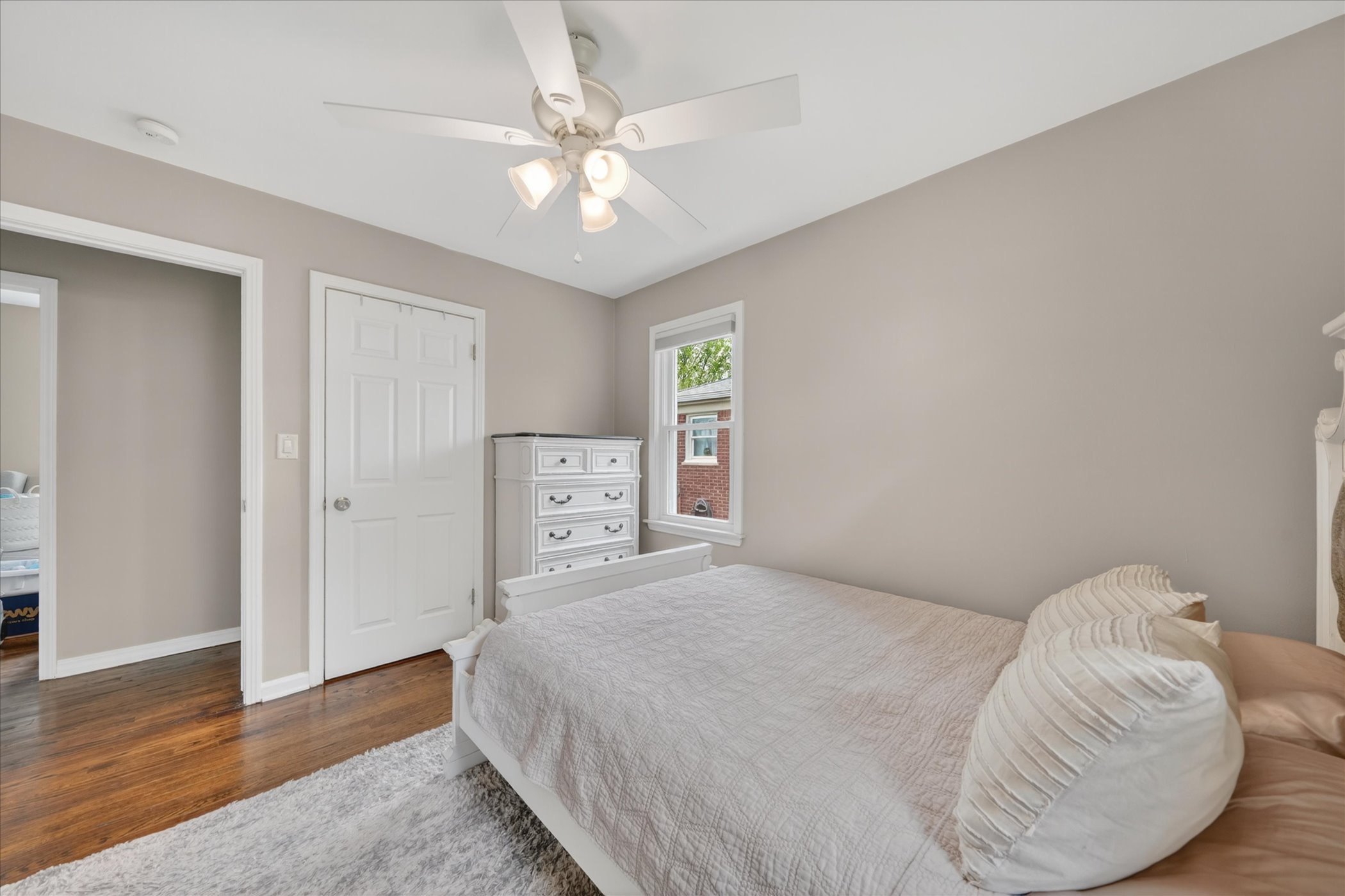 22-9919-Brookfield-St-Livonia-MI-48150-WindowStill