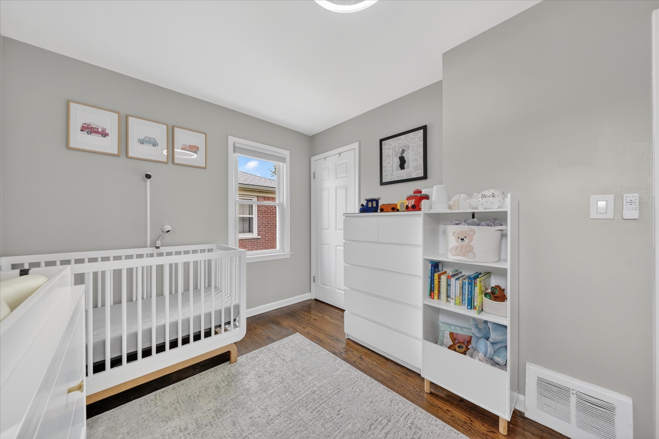 27-9919-Brookfield-St-Livonia-MI-48150-WindowStill