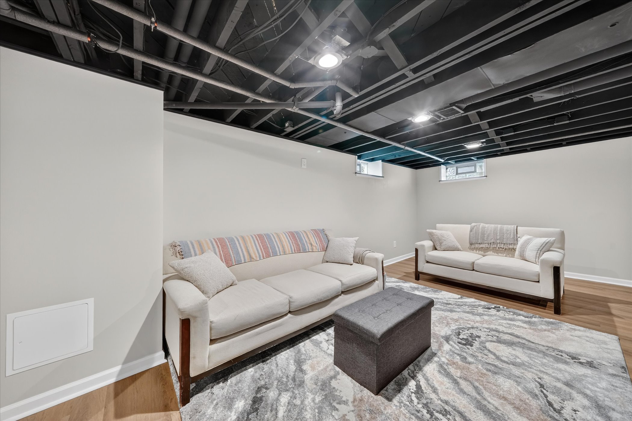 31-9919-Brookfield-St-Livonia-MI-48150-WindowStill