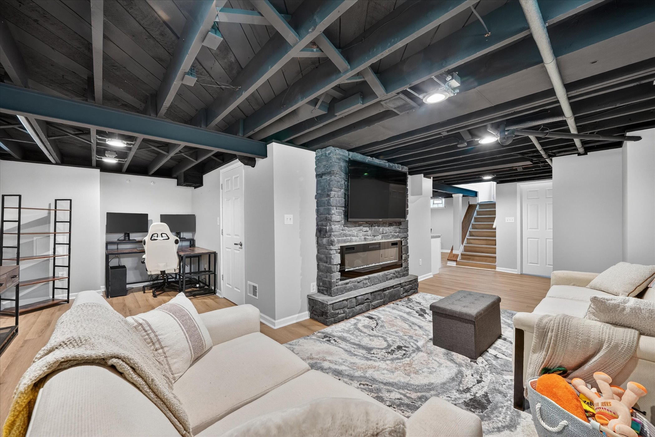 32-9919-Brookfield-St-Livonia-MI-48150-WindowStill