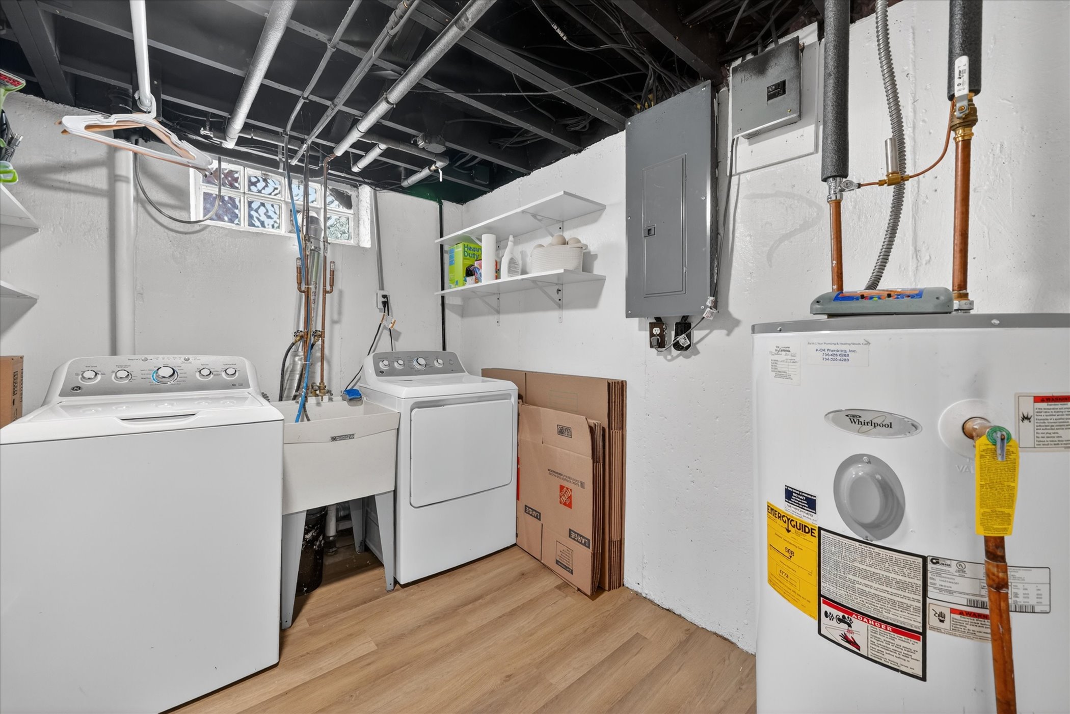 34-9919-Brookfield-St-Livonia-MI-48150-WindowStill