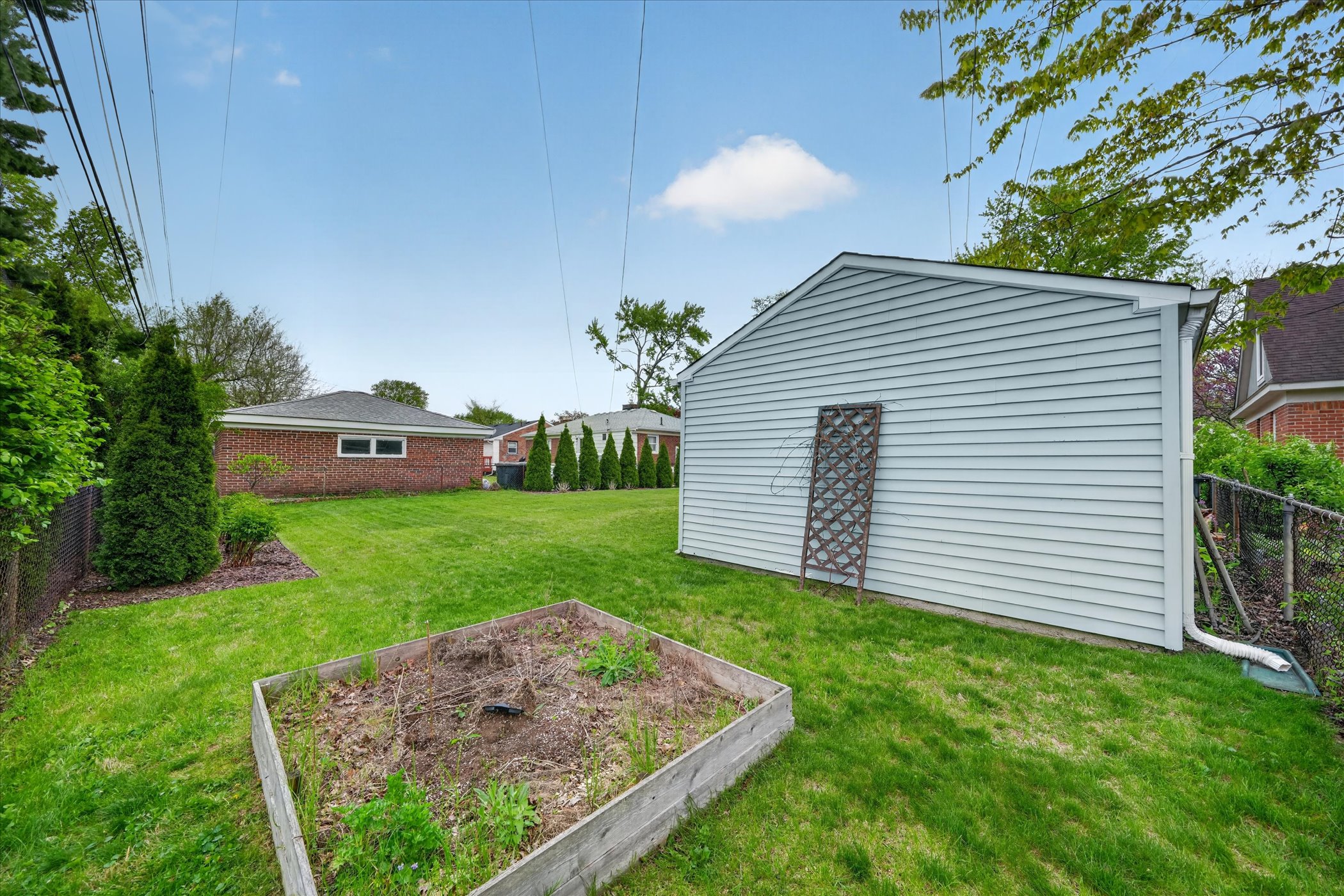 39-9919-Brookfield-St-Livonia-MI-48150-WindowStill
