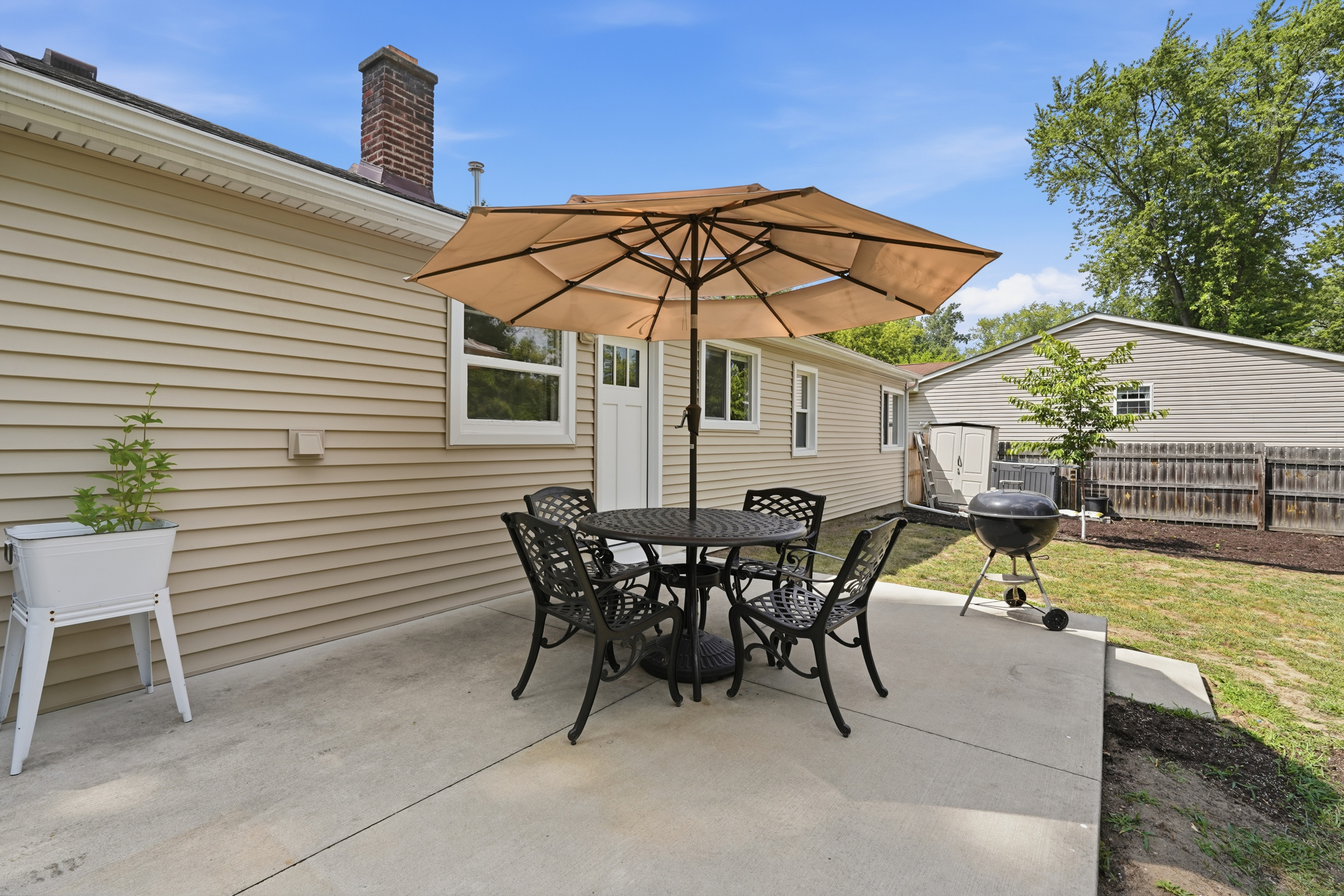 25566 dunbar st-23