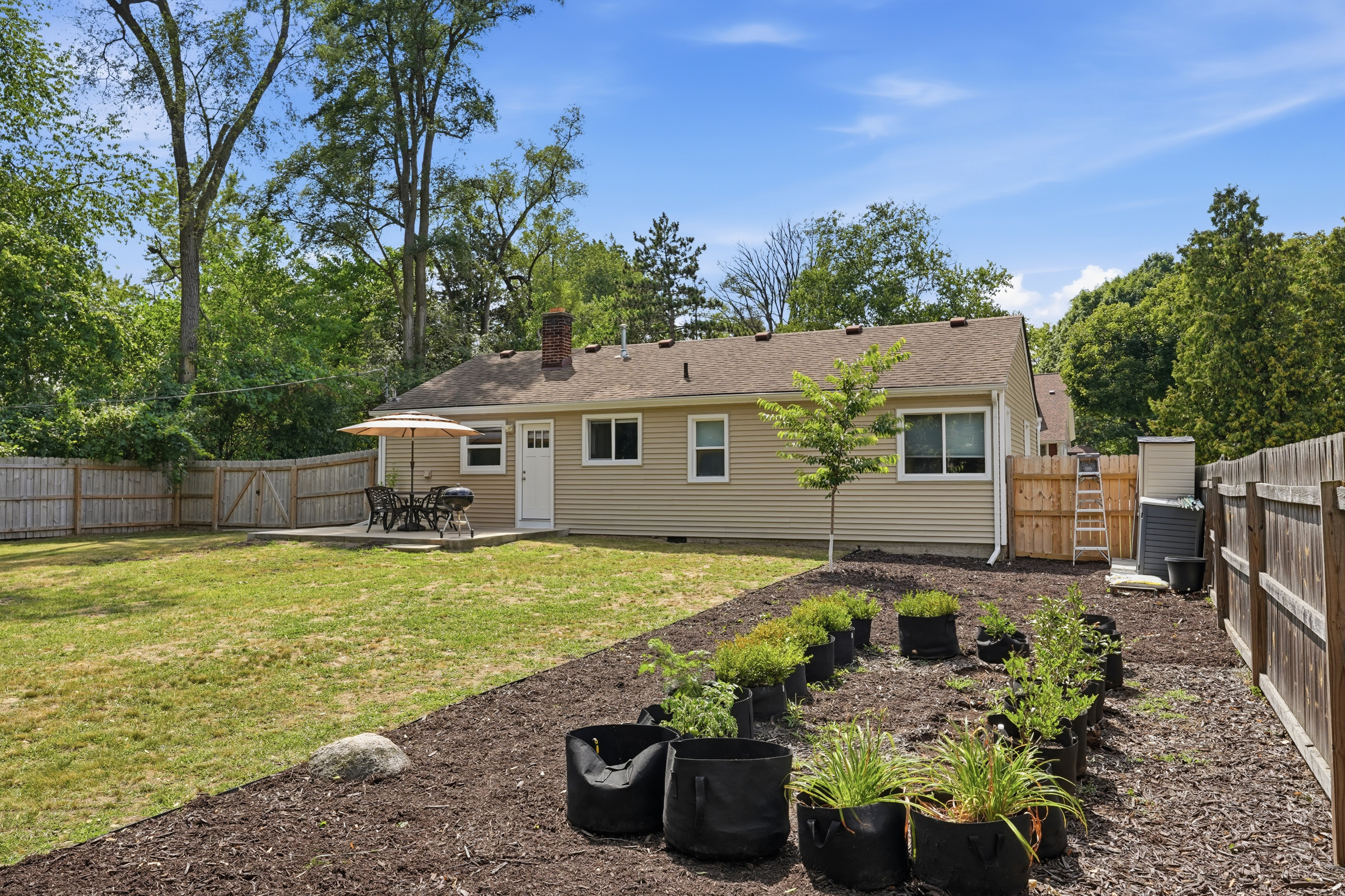 25566 dunbar st-27