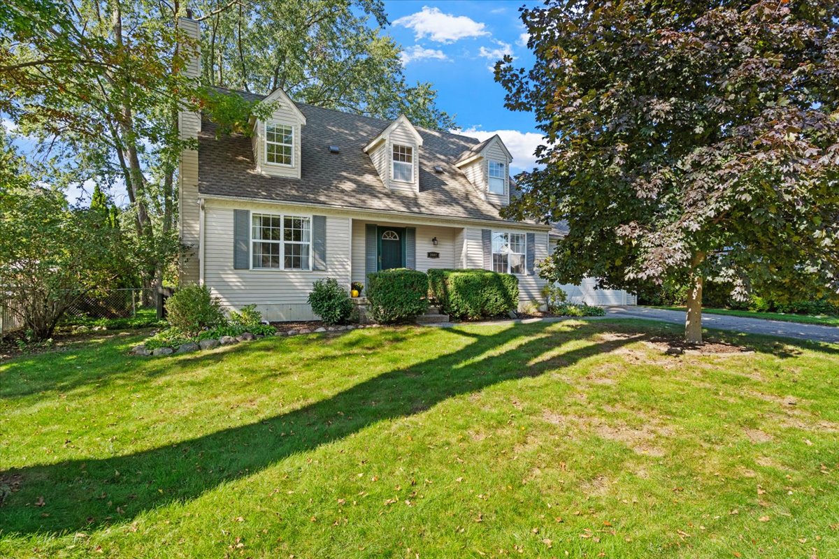 02-2607 Ardmore Ave-2