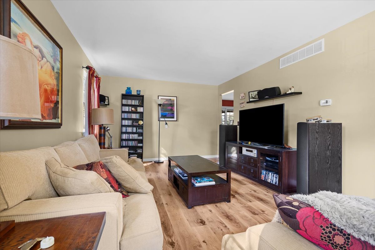 07-2607 Ardmore Ave-7