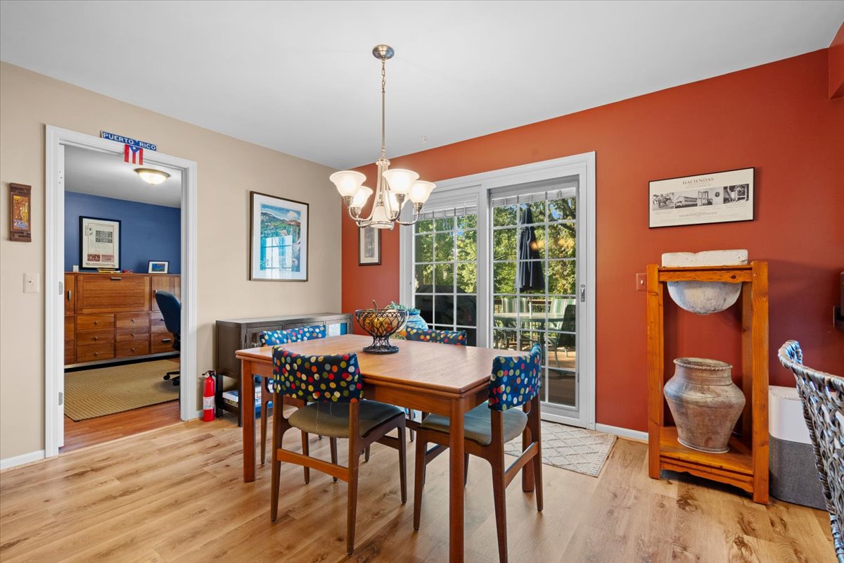 12-2607 Ardmore Ave-12