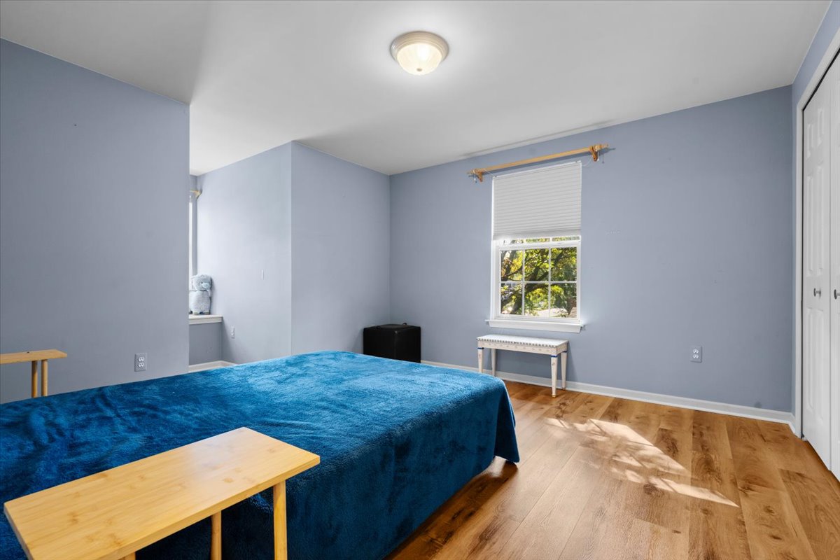 16-2607 Ardmore Ave-16