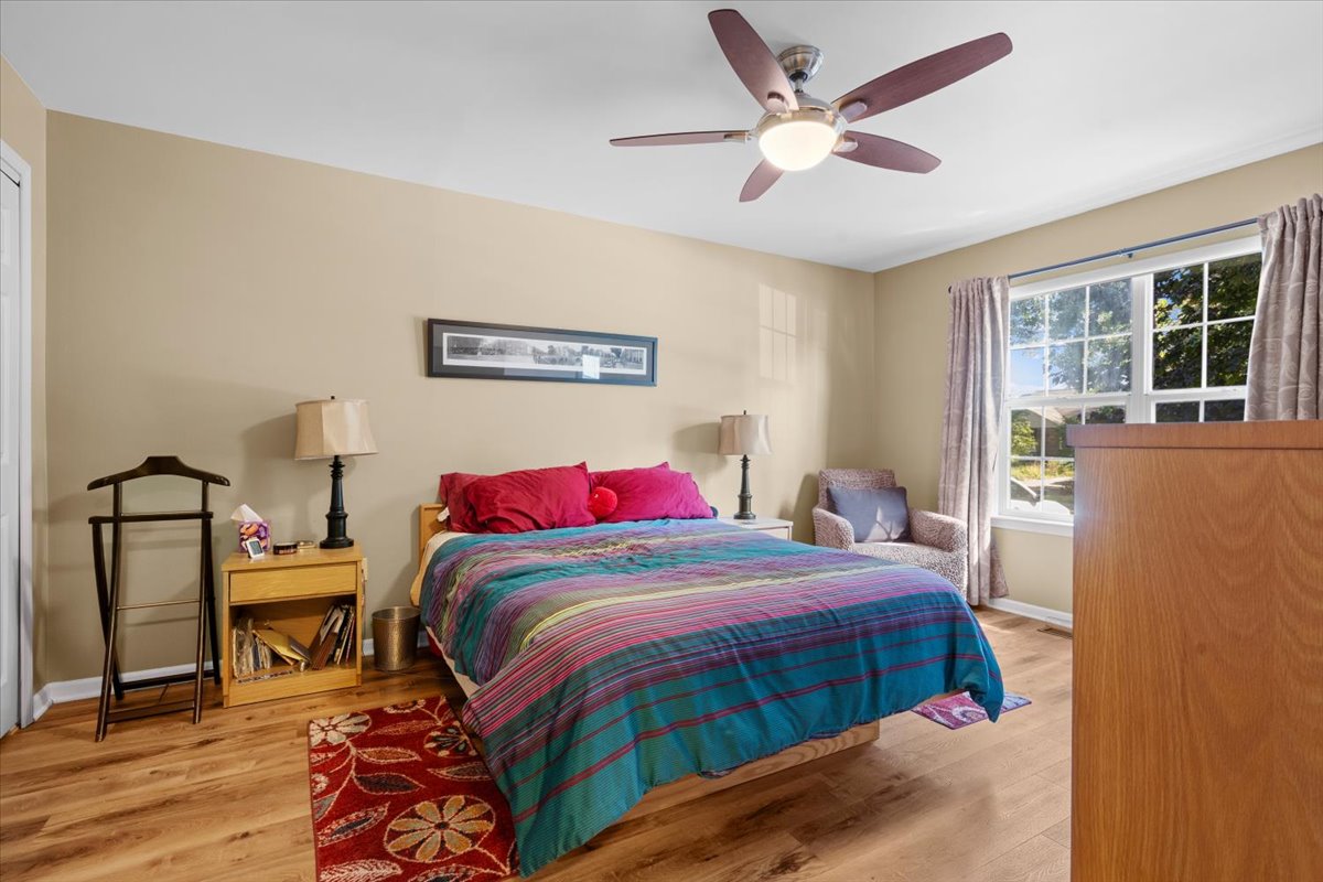 22-2607 Ardmore Ave-22