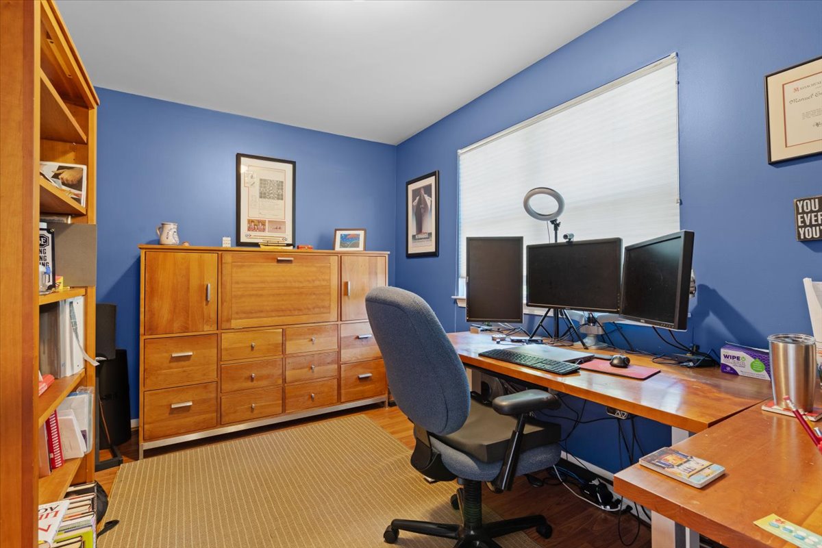 23-2607 Ardmore Ave-23