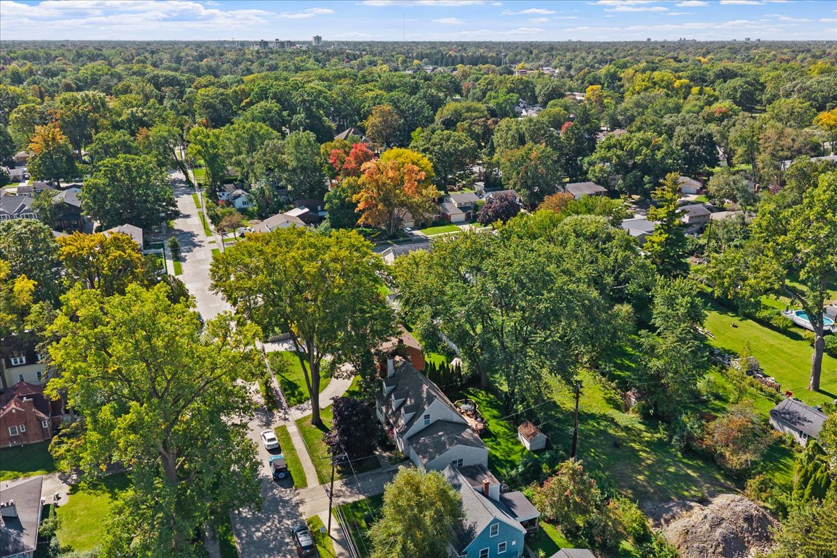 36-2607 Ardmore Ave-36
